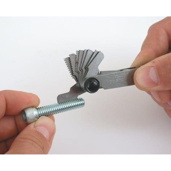 thread pitch gauge. Metric